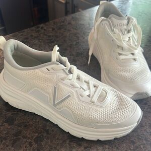 Vionic White Women's Sneakers